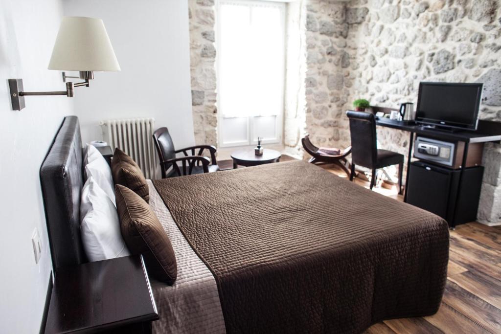 Hotel Henri IV Nérac Habitación foto