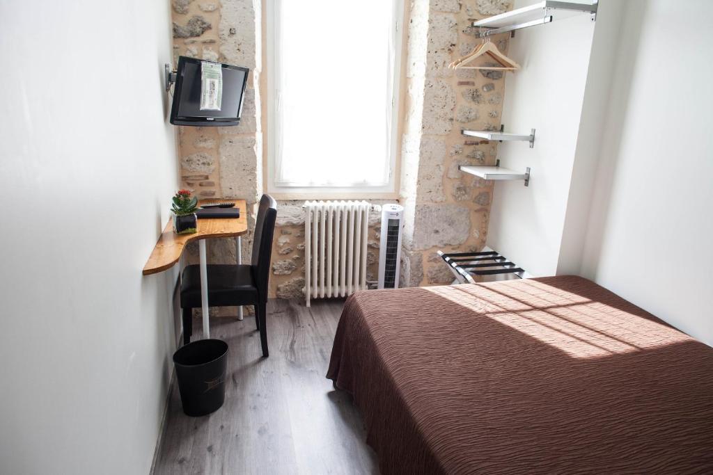 Hotel Henri IV Nérac Habitación foto
